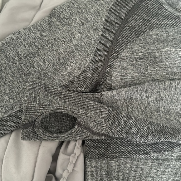 GYMSHARK TOP - Picture 2 of 3